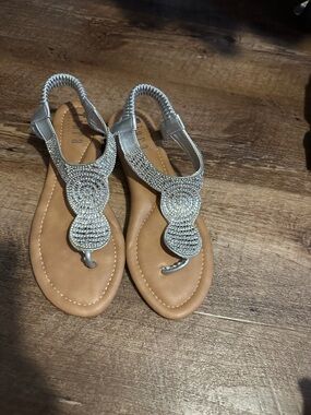 Tiara Women’s Silver Beaded T-Strap Sandals